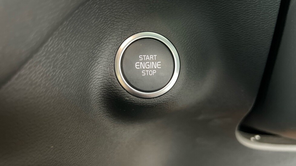 Used Volvo XC40 2024 for sale - 77648026: Photo 25