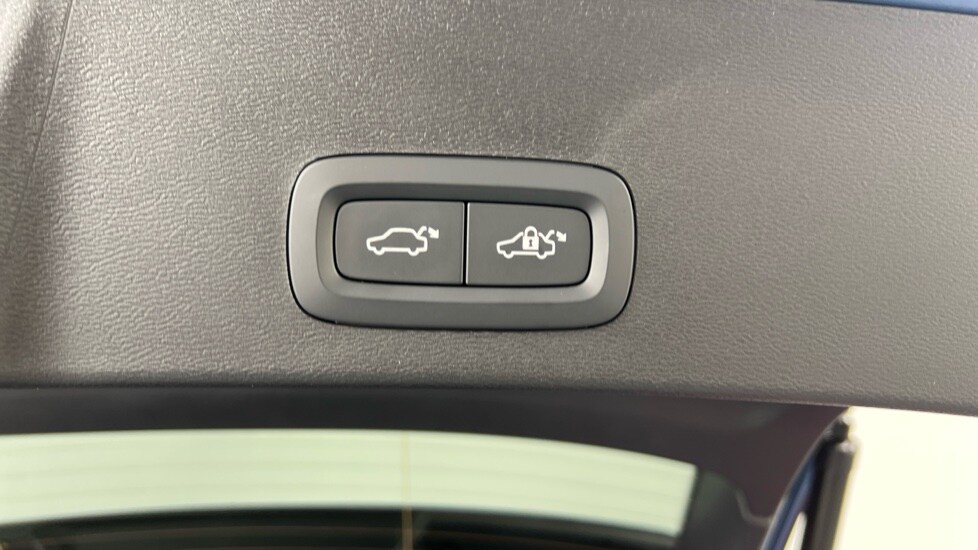 Used Volvo XC40 2024 for sale - 77648026: Photo 32