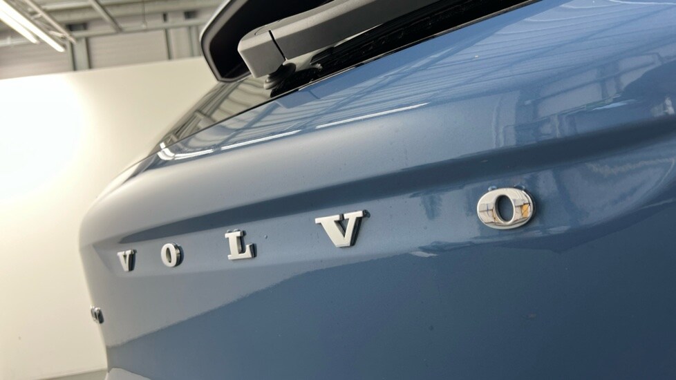 Used Volvo XC40 2024 for sale - 77648026: Photo 35