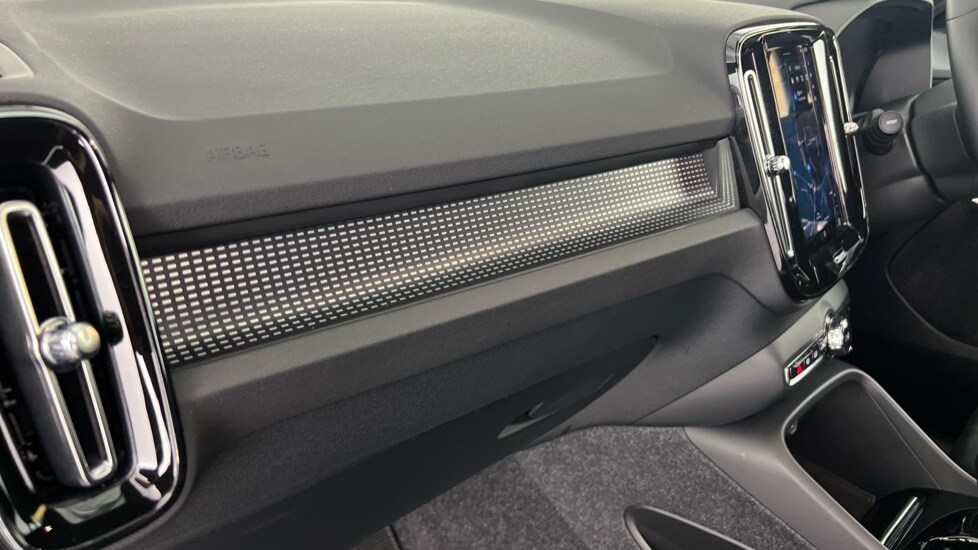 Used Volvo XC40 2024 for sale - 77648026: Photo 38