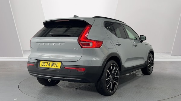 Used Volvo XC40 2024 for sale - 75763591: Photo 2