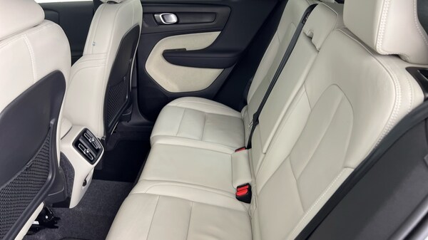 Used Volvo XC40 2024 for sale - 75763591: Photo 31