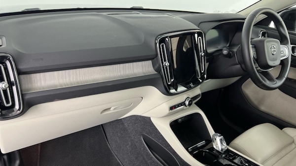 Used Volvo XC40 2024 for sale - 75763591: Photo 41