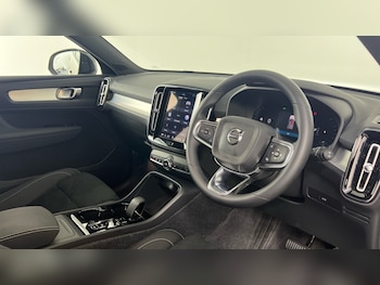 Used Volvo XC40 2025 for sale - 78817377: Photo