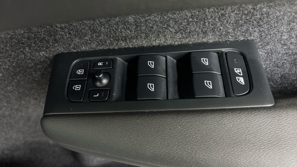 Used Volvo C40 2023 for sale - 77899022: Photo 23