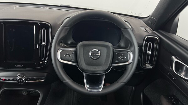 Used Volvo XC40 2025 for sale - 75641113: Photo 10