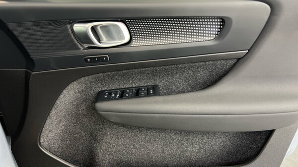 Used Volvo XC40 2025 for sale - 75641113: Photo 27