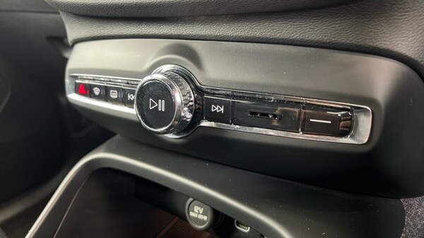 Used Volvo XC40 2025 for sale - 75641113: Photo 46