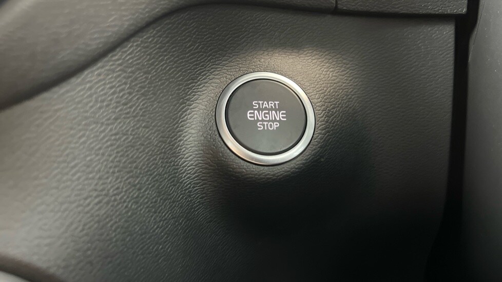 Used Volvo XC40 2025 for sale - 76501249: Photo 25