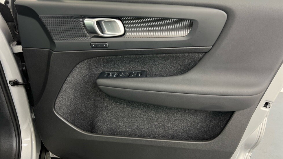 Used Volvo XC40 2025 for sale - 76501249: Photo 27