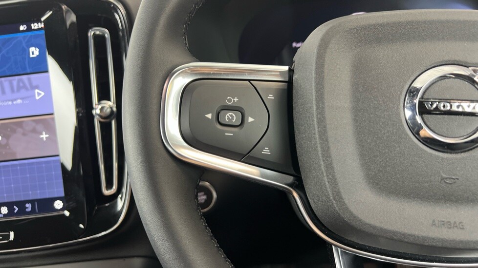 Used Volvo XC40 2025 for sale - 76647806: Photo 19