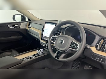 Used Volvo XC60 2025 for sale - 78555497: Photo