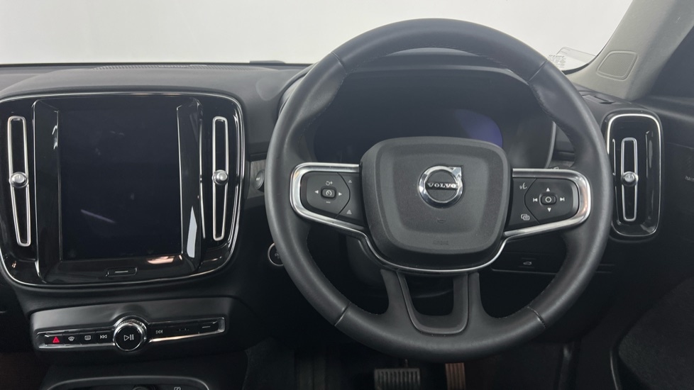 Used Volvo XC40 2023 for sale - 77975497: Photo 10