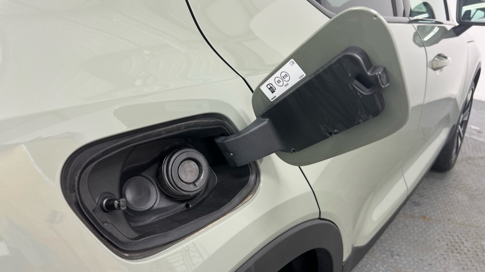 Used Volvo XC40 2023 for sale - 77975497: Photo 15