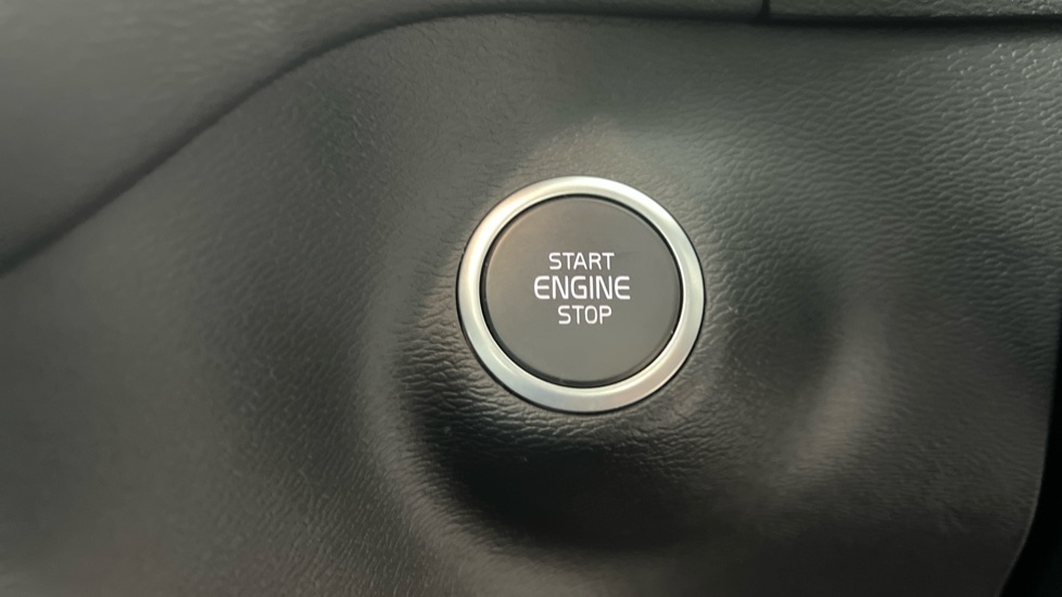 Used Volvo XC40 2023 for sale - 77975497: Photo 26