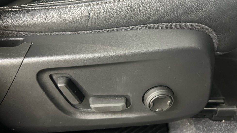 Used Volvo XC40 2023 for sale - 77975497: Photo 29