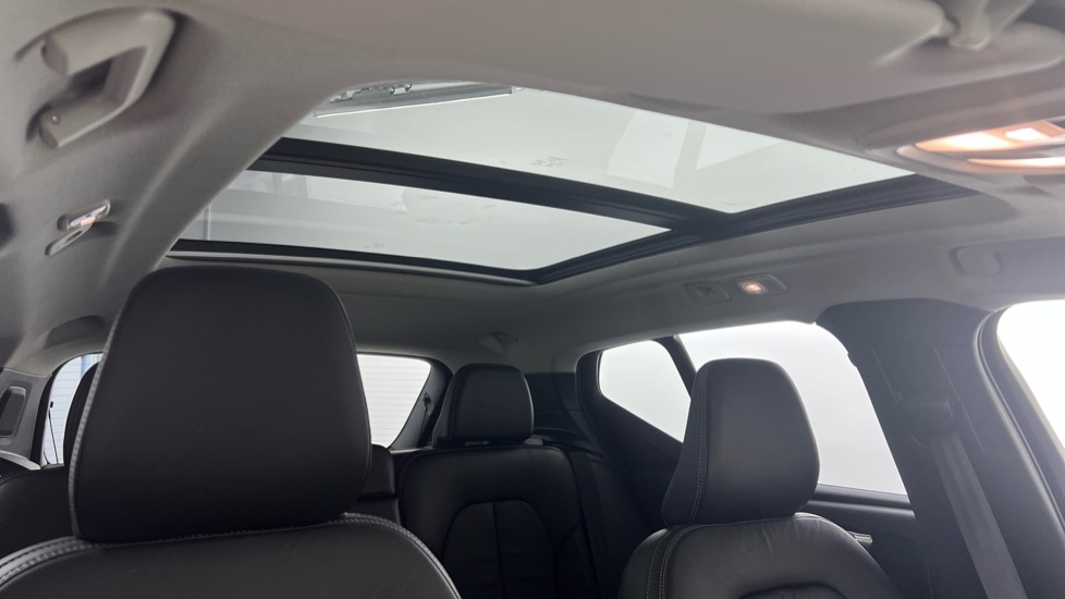 Used Volvo XC40 2023 for sale - 77975497: Photo 30