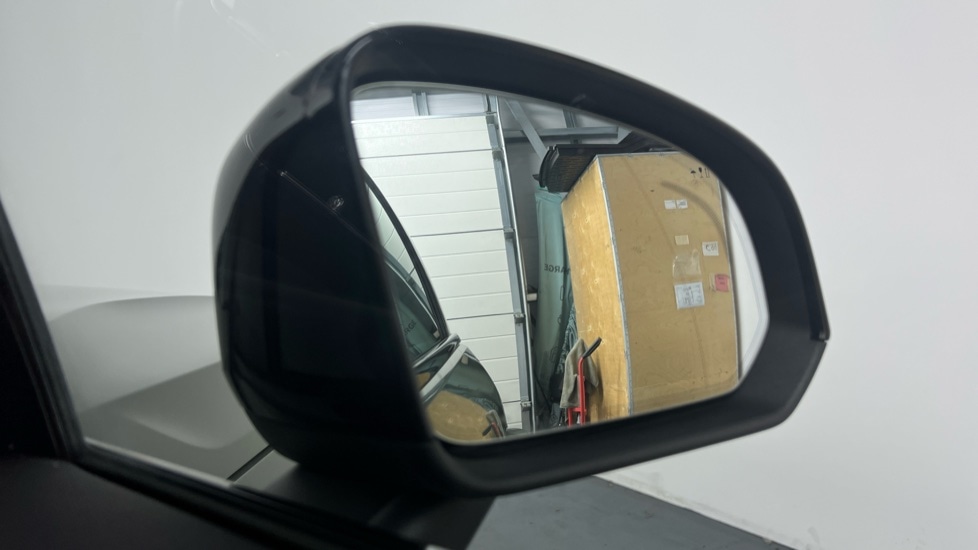 Used Volvo XC40 2023 for sale - 77975497: Photo 31