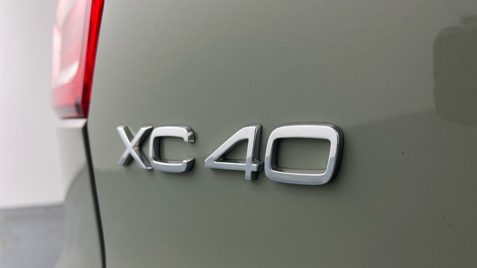 Used Volvo XC40 2023 for sale - 77975497: Photo 37