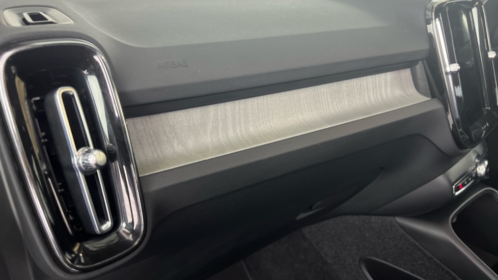 Used Volvo XC40 2023 for sale - 77975497: Photo 43