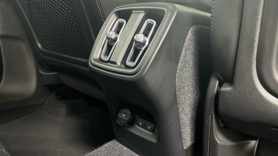 Used Volvo XC40 2023 for sale - 77975497: Photo 53