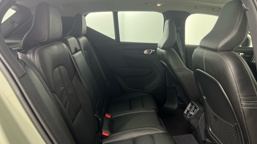 Used Volvo XC40 2023 for sale - 77975497: Photo 6