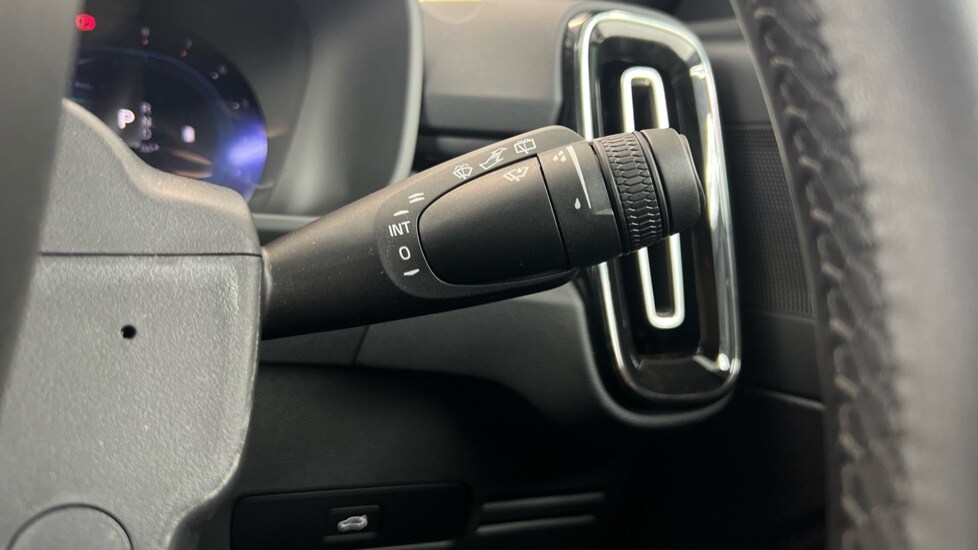 Used Volvo XC40 2025 for sale - 76544532: Photo 21