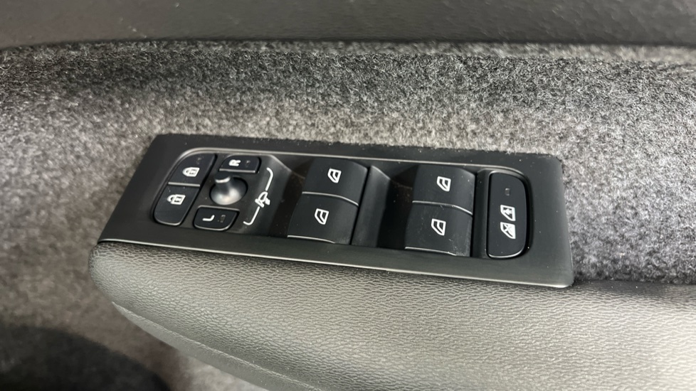 Used Volvo XC40 2025 for sale - 76544532: Photo 22