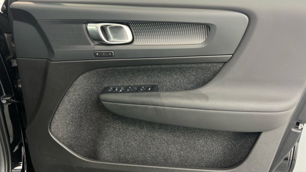 Used Volvo XC40 2025 for sale - 76544532: Photo 27