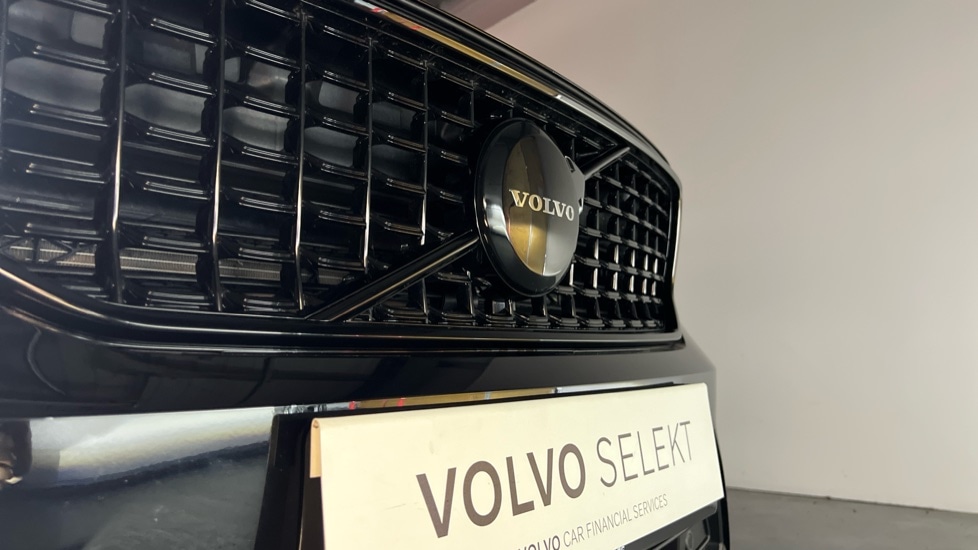 Used Volvo XC40 2025 for sale - 76544532: Photo 35