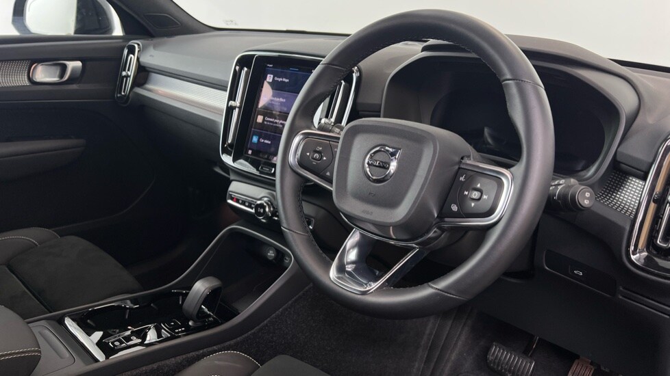 Used Volvo XC40 2025 for sale - 76544532: Photo 4