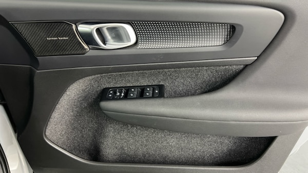 Used Volvo XC40 2022 for sale - 75641193: Photo 28