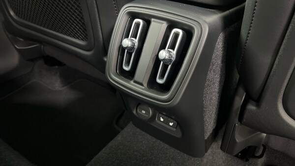 Used Volvo XC40 2022 for sale - 75641193: Photo 35