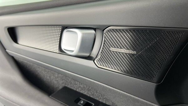 Used Volvo XC40 2022 for sale - 75641193: Photo 41