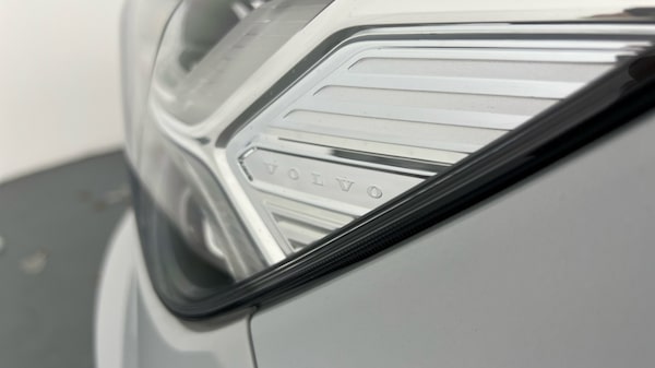 Used Volvo XC40 2022 for sale - 75641193: Photo 44