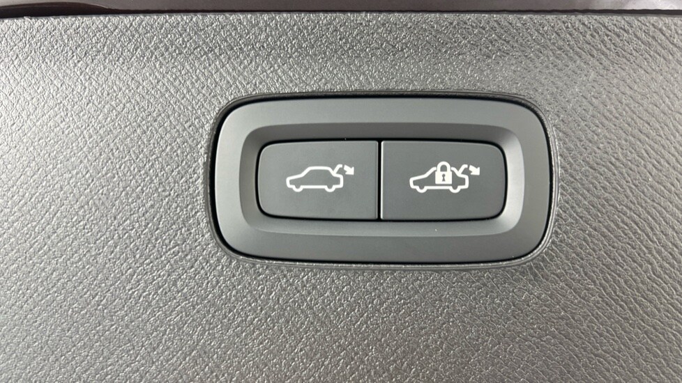 Used Volvo XC90 2025 for sale - 76344106: Photo 32