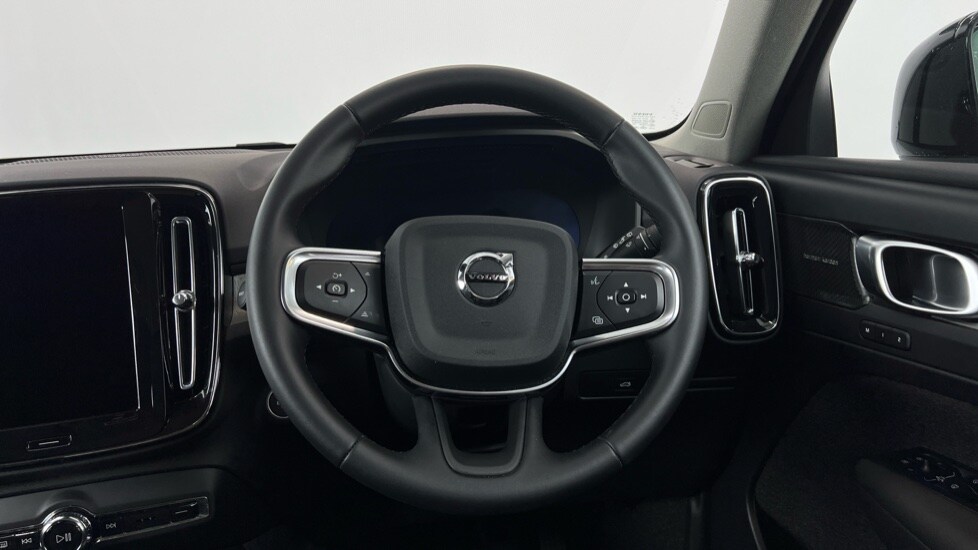 Used Volvo XC40 2025 for sale - 75565356: Photo 10