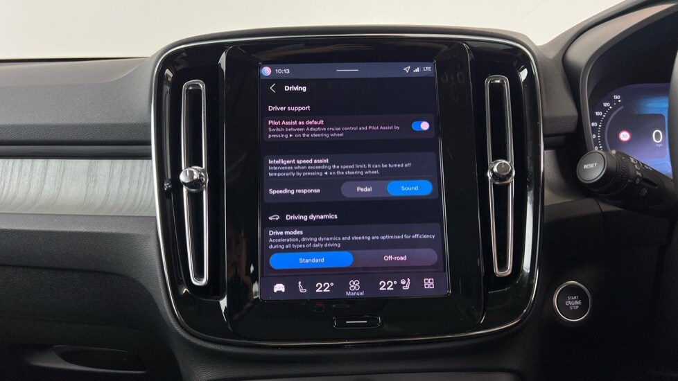 Used Volvo XC40 2025 for sale - 75565356: Photo 15