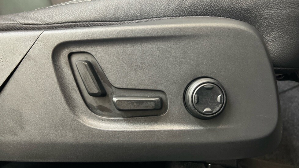 Used Volvo XC40 2025 for sale - 75565356: Photo 28