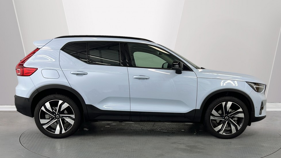 Used Volvo XC40 2025 for sale - 75565356: Photo 3