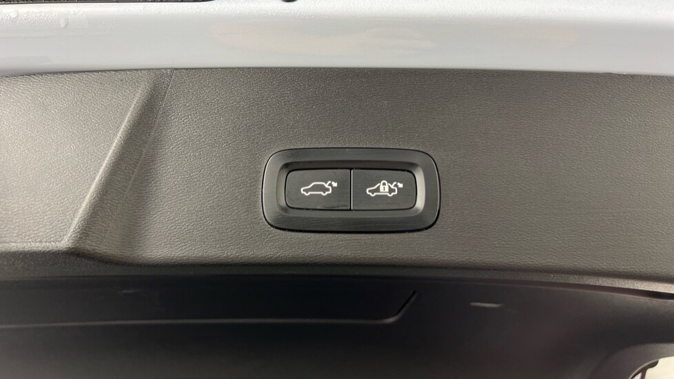 Used Volvo XC40 2025 for sale - 75565356: Photo 33