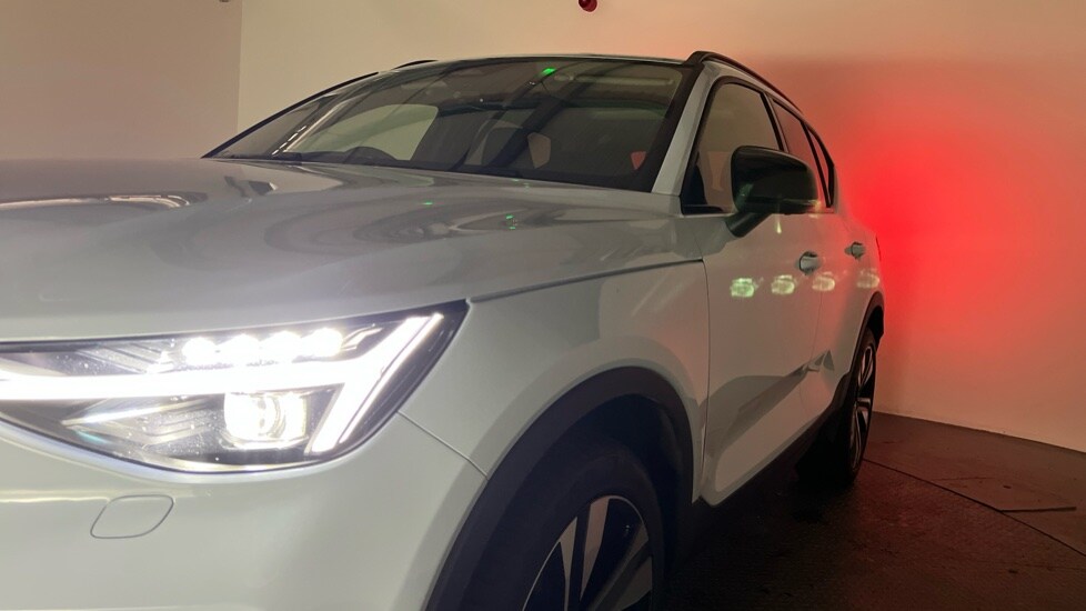 Used Volvo XC40 2025 for sale - 75565356: Photo 39
