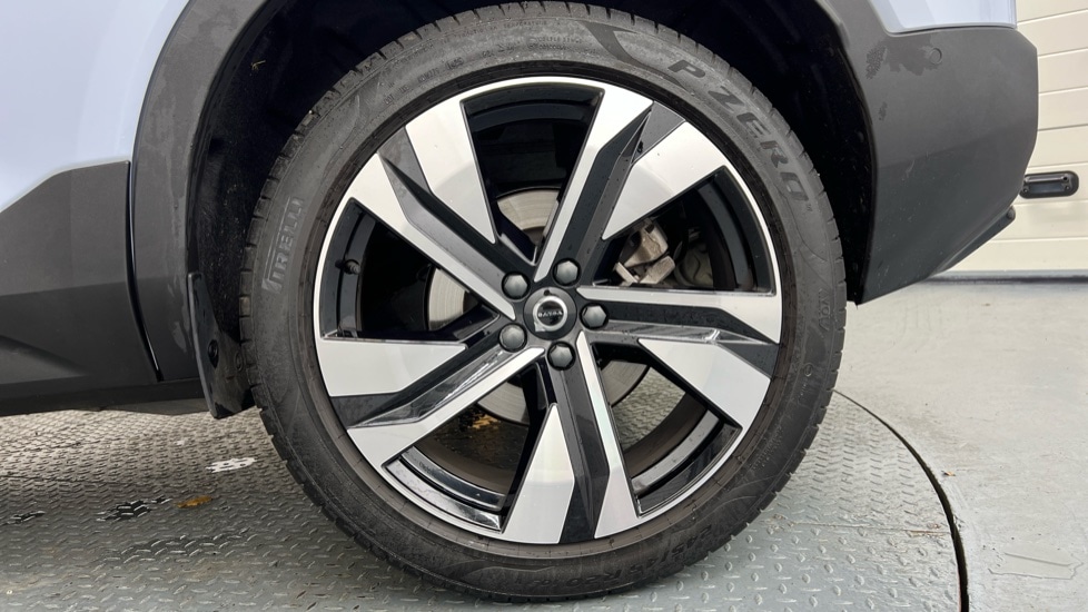 Used Volvo XC40 2025 for sale - 75565356: Photo 9