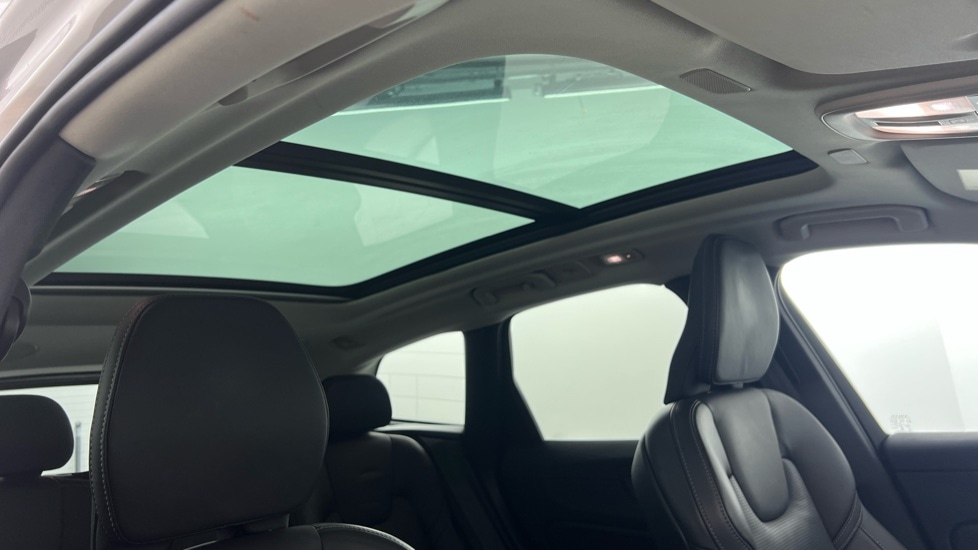 Used Volvo XC60 2021 for sale - 76276112: Photo 28