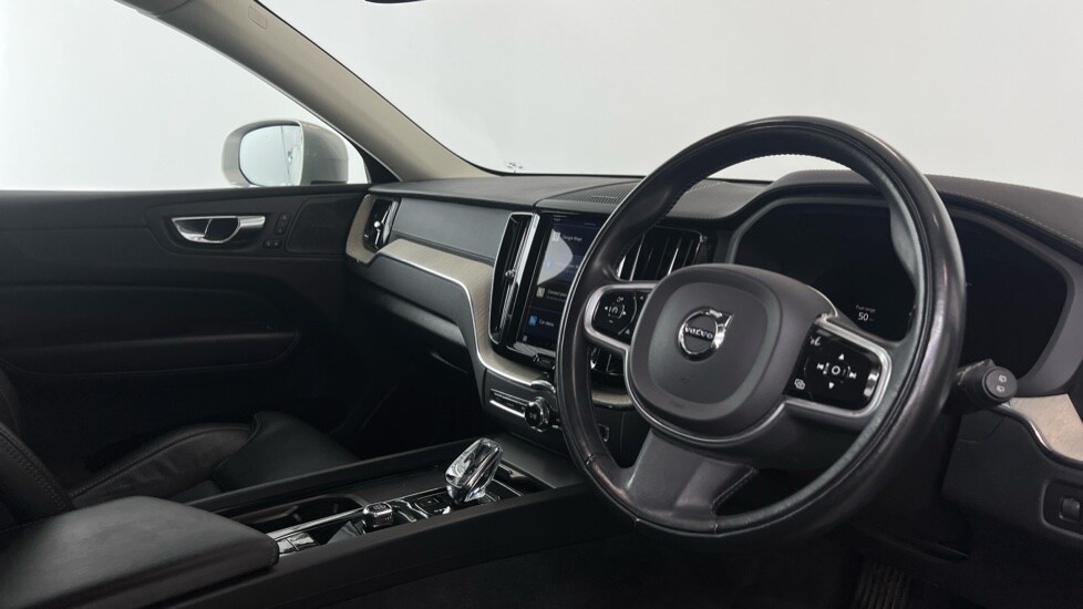 Used Volvo XC60 2021 for sale - 76276112: Photo 4