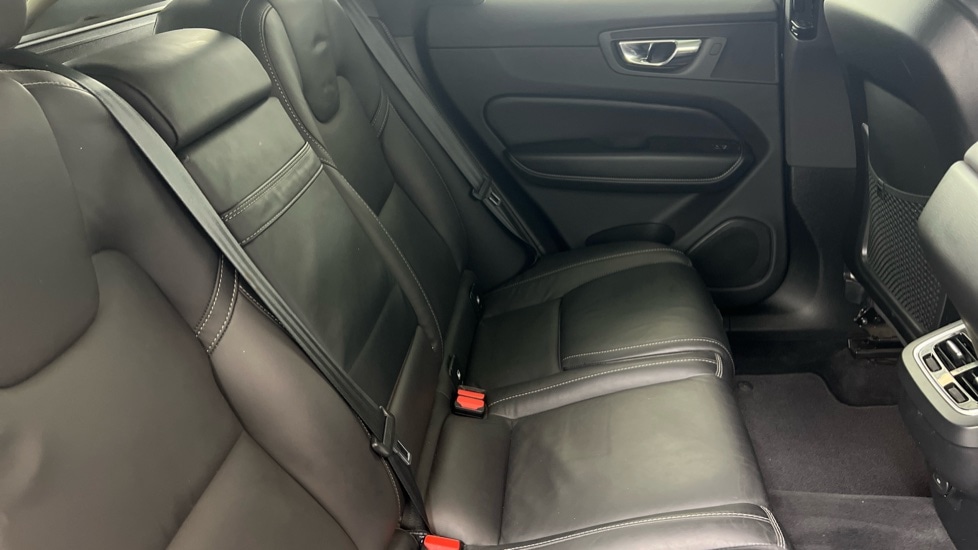 Used Volvo XC60 2021 for sale - 76276112: Photo 6