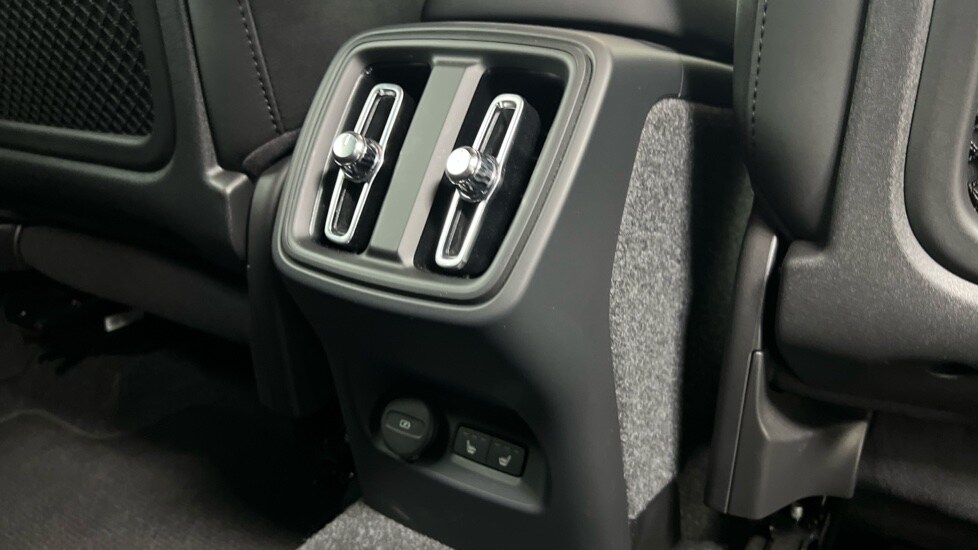 Used Volvo XC40 2024 for sale - 76265466: Photo 33