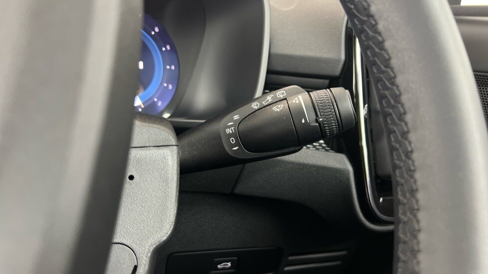 Used Volvo XC40 2025 for sale - 76704429: Photo 21