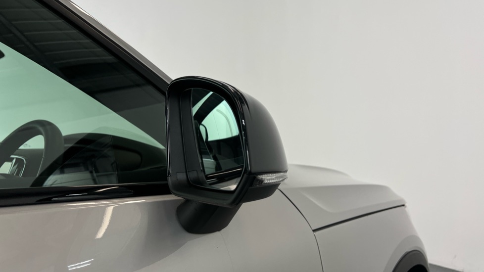 Used Volvo XC40 2025 for sale - 76704429: Photo 30