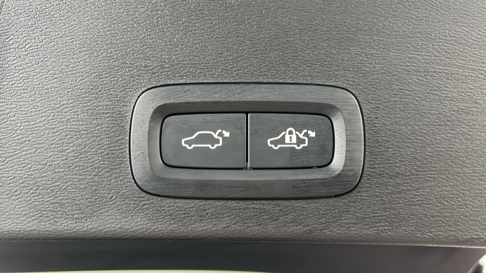 Used Volvo XC40 2025 for sale - 76704429: Photo 33